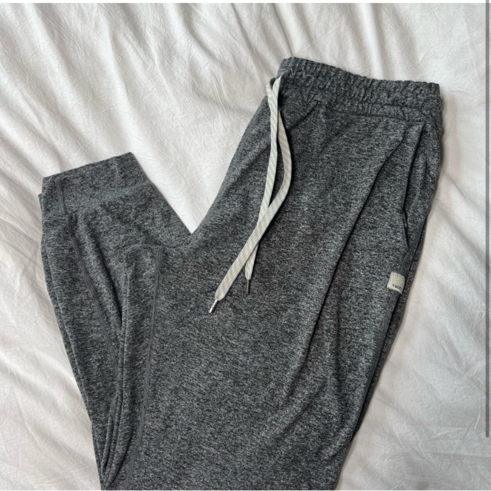 Gray Vuori Women’s Joggers, Size M
